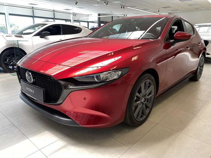 Mazda 3 Center-Line 2,5i MT FWD 103 kW Červená metalíza Soul Red Crystal