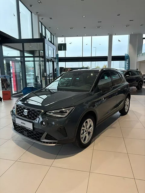 SEAT Arona Vamos FR 1,0 TSI 85 kW Fiord modrá