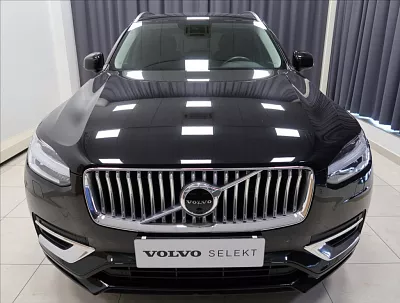 Volvo XC90 2,0 B5 AWD AUT INSCRIPTION 7-MÍST 173 kW automat černá