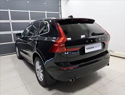 Volvo XC60 2,0 B4 AWD AUT Momentum Pro 145 kW automat černá