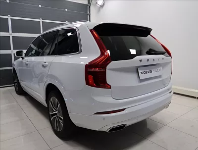 Volvo XC90 2,0 B5 AWD AUT Momentum 173 kW automat bílá