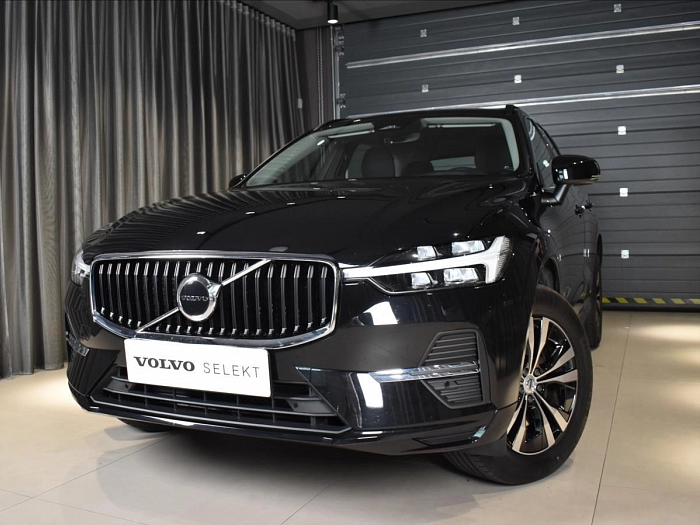 Volvo XC60 2,0 B4 AWD Bezklíč 145 kW automat černá