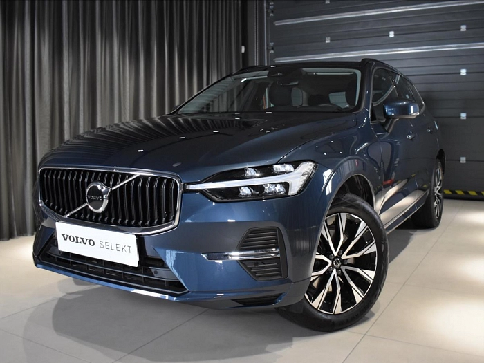 Volvo XC60 2,0 B4 FWD Bezklíč,BLIS 145 kW automat modrá