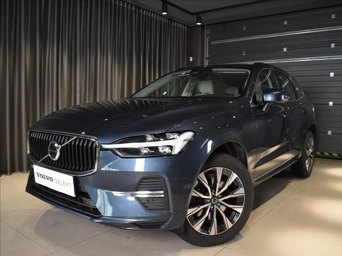 Volvo XC60 2,0 B4 AWD BLIS,Bezklíč 145 kW automat modrá