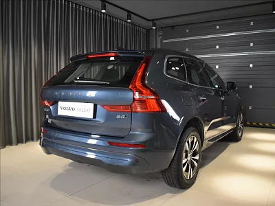 Volvo XC60 2,0 B4 AWD Bezklíč 145 kW automat modrá