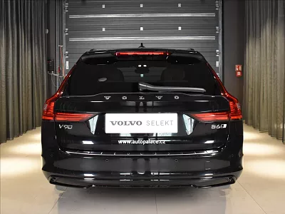 Volvo V90 2,0 B6 AWD ULT DARK Pano,Bowers 220 kW automat černá