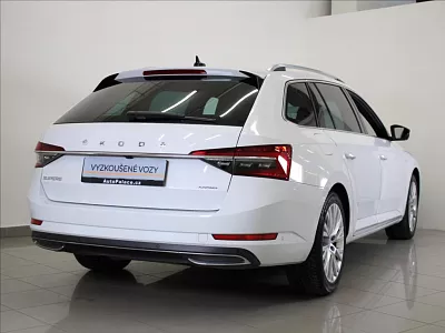 Škoda Superb 2,0 TDi 147kW L&K Tažné 29tkm. 147 kW automat bílá