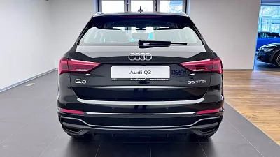 Audi Q3 S-line 35 TFSI 110kW s-tronic 1,5 TFSI 110kW 110 kW automat Černá mythos