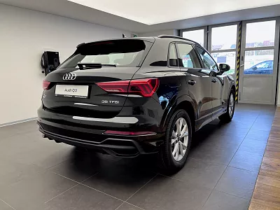 Audi Q3 S-line 35 TFSI 110kW s-tronic 1,5 TFSI 110kW 110 kW automat Černá Mythos