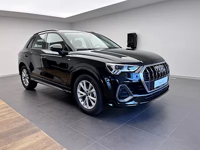 Audi Q3 S-line 35 TFSI 110kW s-tronic 1,5 TFSI 110kW 110 kW automat Černá Mythos