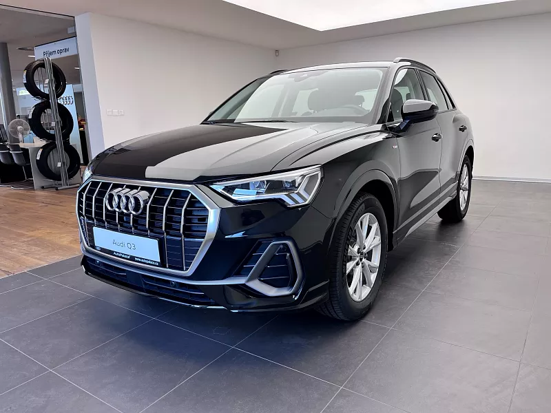 Audi Q3 S-line 35 TFSI 110kW s-tronic 1,5 TFSI 110kW 110 kW automat Černá Mythos