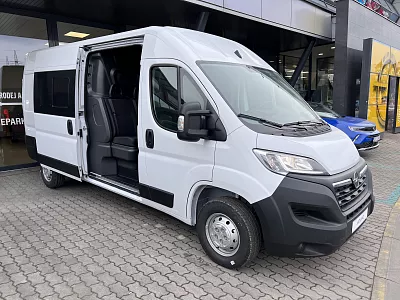 Opel Crew-Van Heavy 3500 L4H2 2.2 CDTi 103kW MT6 7 míst!!! 2.2 CDTi 103 kW 103 kW Bílá