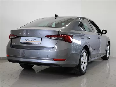 Škoda Octavia 1,5 TSi 110kW Style+ 15tkm. 110 kW šedá