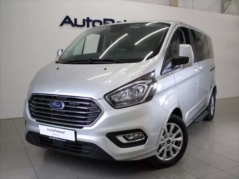 Ford Tourneo Custom 2,0 TDCi 8.míst AKČNÍ CENA 95 kW šedá