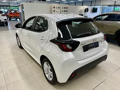 Mazda 2 HYBRID 1,5 116hp AT FWD centre-line 1,5L HYBRID VVT-I 85 kW automat Lunar White