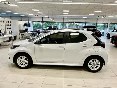 Mazda 2 HYBRID 1,5 116hp AT FWD centre-line 1,5L HYBRID VVT-I 85 kW automat Lunar White