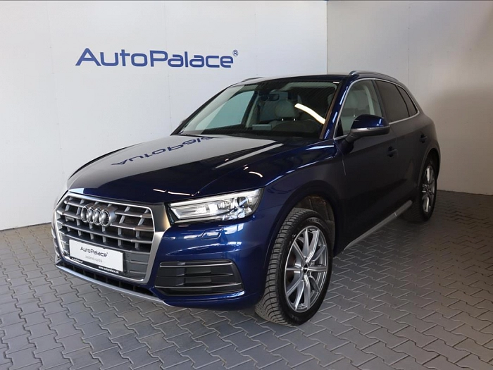 Audi Q5 2,0 40 TDI Sport quattro 140 kW automat modrá metalíza