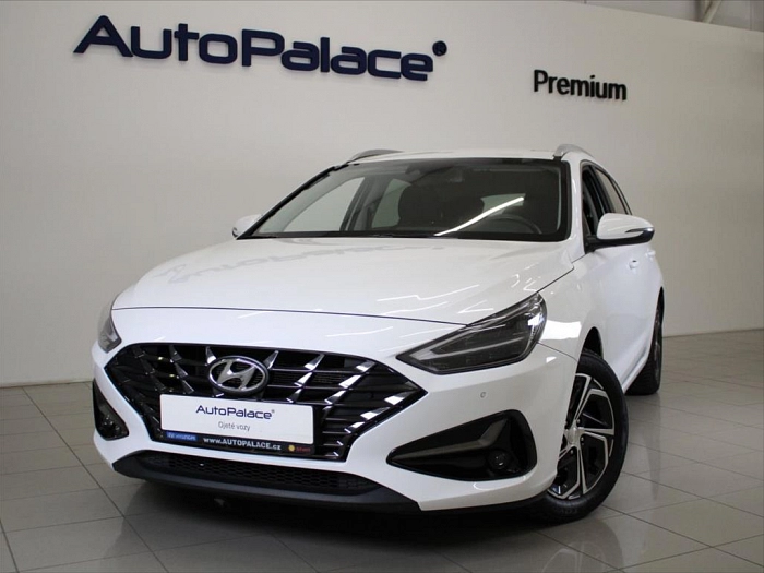 Hyundai i30 1,6 CRDi Smart KAM. 132tkm. 85 kW bílá