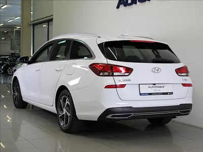 Hyundai i30 1,6 CRDi Smart AKČNÍ CENA! 85 kW bílá