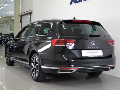 Volkswagen Passat 2,0 TDI DSG Elegance 20tkm.ČR 110 kW automat černá