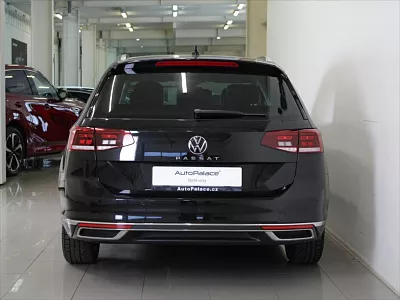 Volkswagen Passat 2,0 TDI DSG Elegance 20tkm.ČR 110 kW automat černá