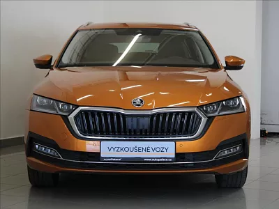 Škoda Octavia 2,0 TDi 110 DSG Style+  32tkm. 110 kW automat oranžová