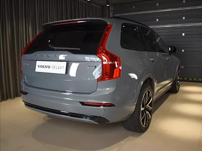 Volvo XC90 2,0 B5 AWD Plus Dark Bezklíč 173 kW automat šedá