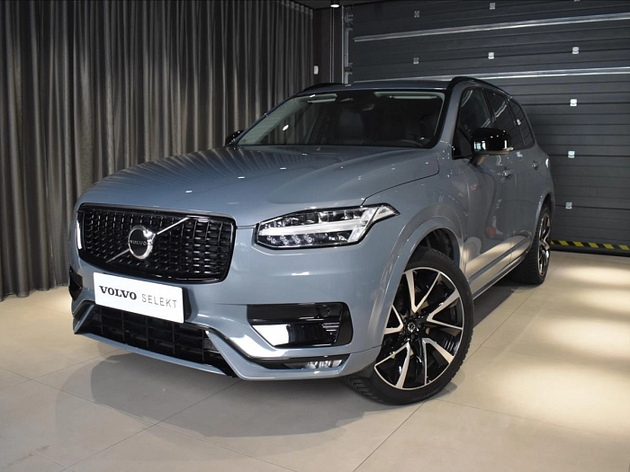 Volvo XC90 2,0 B5 AWD Plus Dark Bezklíč 173 kW automat šedá