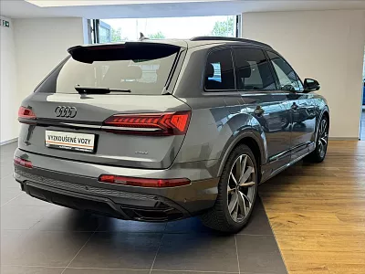 Audi Q7 3,0 55 TFSI quattro S-line 250 kW automat šedá