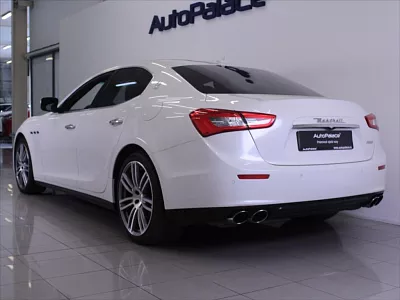 Maserati Ghibli 3,0 S 302kW Ventilace H/K ČR 302 kW automat bílá