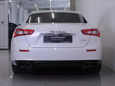 Maserati Ghibli 3,0 S 302kW Ventilace H/K ČR 302 kW automat bílá