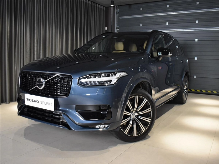 Volvo XC90 2,0 B5 AWD Plus Dark Ventilace 173 kW automat modrá