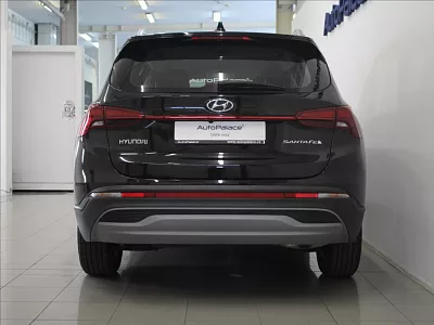 Hyundai Santa Fe 2,2 CRDi 7-míst 10m. 9/2023 142 kW automat černá