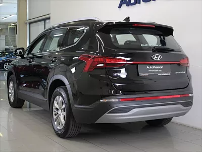 Hyundai Santa Fe 2,2 CRDi 7-míst 30tkm. 2023 142 kW automat černá