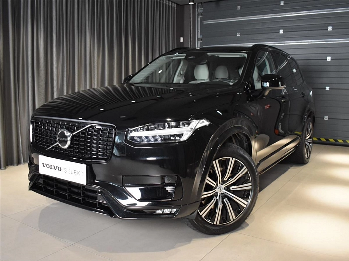 Volvo XC90 2,0 B5 AWD Plus Dark BLIS 173 kW automat černá