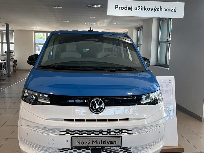 Volkswagen Užitkové vozy Akční Multivan 1,5 TSI 1,5 TSI 100 kW automat Modrá Medium/Bílá Candy