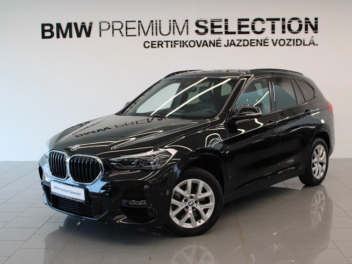 BMW X1 xDrive20i 141 kW automat Black Sapphire Metallic