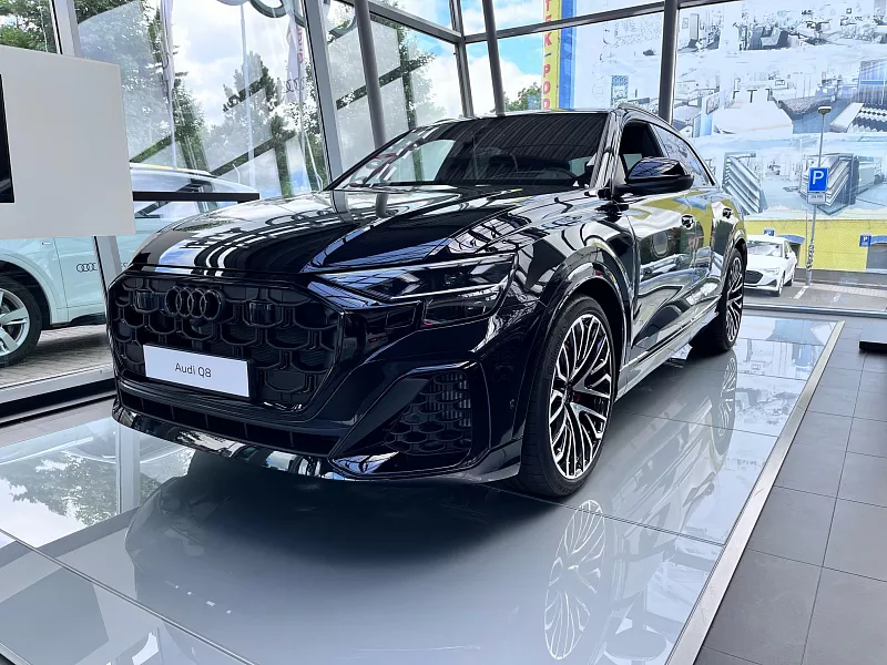 Audi Q8 SUV 60 TFSI e quattro (plug-in hybrid) 3,0 TFSI + elektro 359 kW automat Černá Mythos