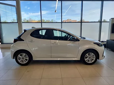 Mazda 2 Hybrid 1,5 116ph AT Centre-Line 1.5L HYBRID automat Northern White Pearl