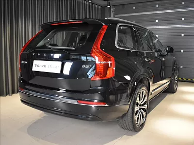 Volvo XC90 2,0 B5 AWD Plus Bright Tažné 173 kW automat černá