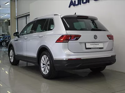 Volkswagen Tiguan 1,5 TSI 110 kW DSG Life 5L-Zár 110 kW automat šedá