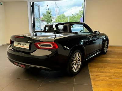 Fiat 124 Spider 1,4 Turbo MultiAir 103 kW černá