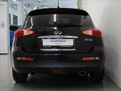 Infiniti EX30 3,0 D V6 GT AWD 1.maj. Tažné 175 kW automat černá