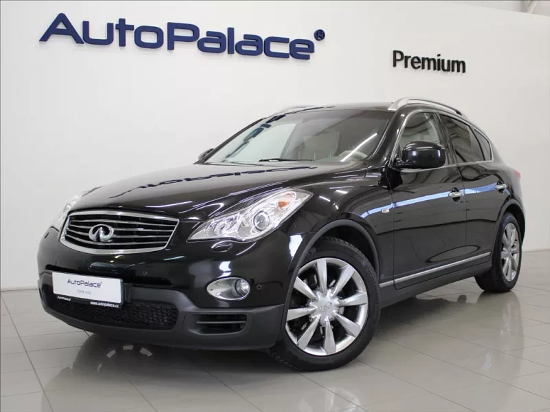 Infiniti EX30 3,0 D V6 GT AWD 1.maj. Tažné 175 kW automat černá