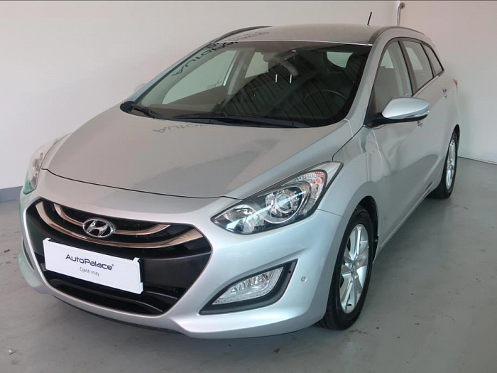 Hyundai i30 1,6 GDI STYLE 99 kW stříbrná metalíza