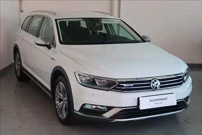 Volkswagen Passat 2,0 TDI 4MOTION DSG Alltrack 140 kW automat bílá