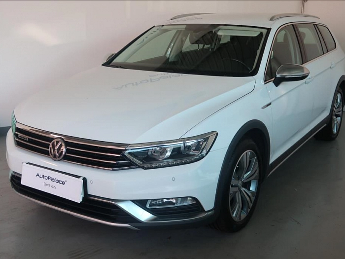 Volkswagen Passat 2,0 TDI 4MOTION DSG Alltrack 140 kW automat bílá