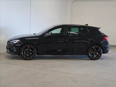 CUPRA Leon 1,5 TSI 110kW DSG MATRIX LED 110 kW automat černá