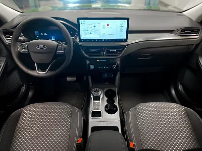 Ford KUGA Titanium, 1.5 EcoBoost 137 kW / 186 k, SUV 1,5 EcoBoost 137 kW automat Zelená Bursting