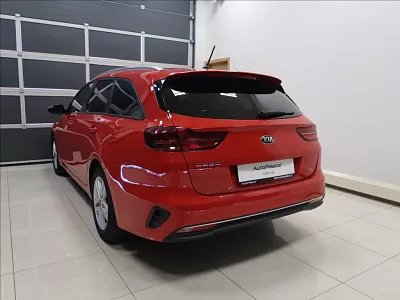 Kia Ceed 1,4 Cool SW 73 kW červená